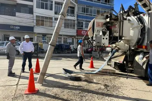 Especialistas del Otass tuvieron reuniones de coordinación con autoridades municipales de Tumbes y realizaron visitas de inspección. Foto: Otass/Difusión.