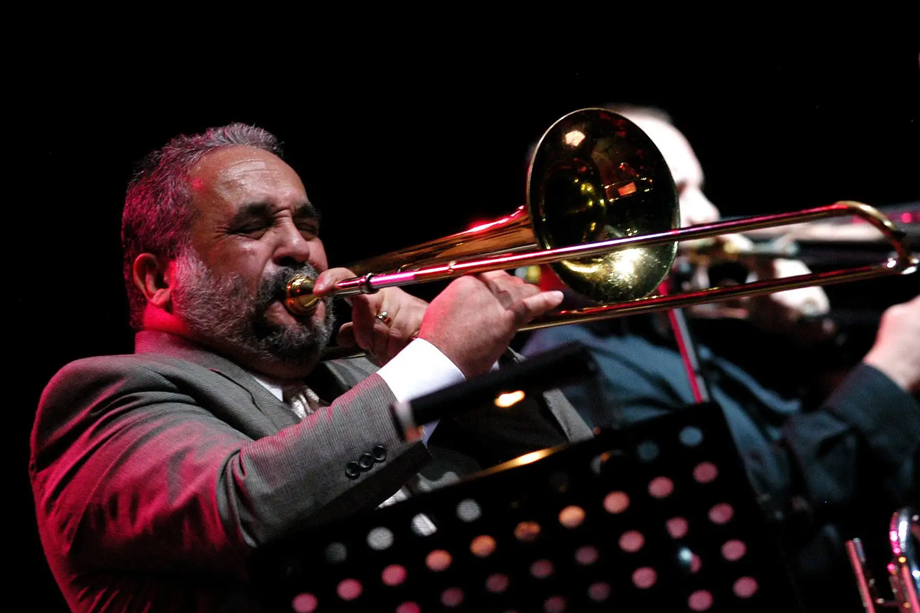Panamá - 7 diciembre 2005 / El músico y cantante salsero Willie Colón en concierto en el centro de convenciones de la ciudad de Panamá. Foto: EFE