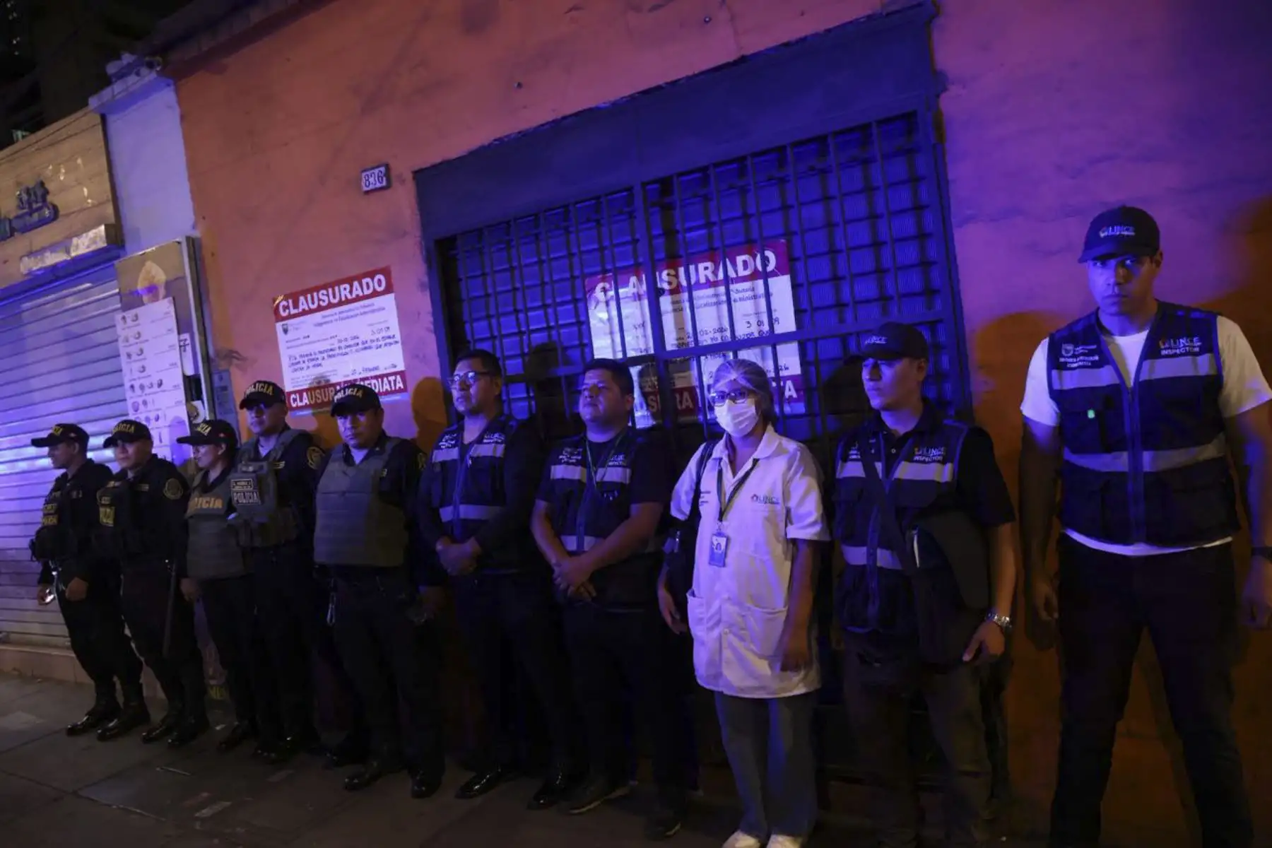 Durante la jornada se desarrollaron intervenciones preventivas destinadas a disuadir actividades ilícitas, fortalecer la presencia de las autoridades y salvaguardar la tranquilidad de la ciudadanía. Asimismo, se verificaron condiciones que podrían representar riesgos para la seguridad pública y la salud de la población. Foto: Difusión