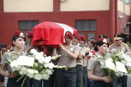 Suboficial Patrick Ospina recibe homenaje y ascenso póstumo tras fallecer en el río Rímac