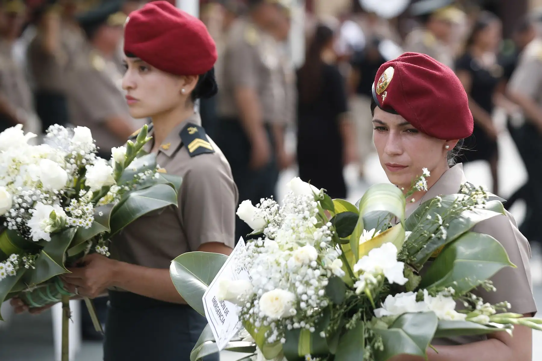 La Policía Nacional del Perú rinde homenaje póstumo a S2 PNP Patrick Hiroshi Ospina Orihuela, quien fue arrastrado por las aguas del río Rímac mientras intentaba rescatar a un perrito que estaba a punto de ahogarse. Su muerte ha generado gran pesar a nivel nacional.
Foto: ANDINA/Eddy Ramos