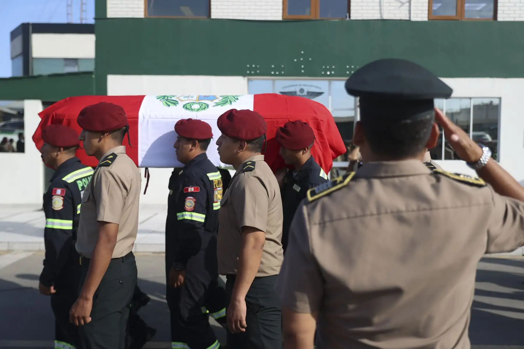 En Pucará, la población se prepara para despedirlo con honores, en una ceremonia que reunirá a autoridades locales y ciudadanos que resaltan su sacrificio y compromiso con la comunidad. Foto: ANDINA/Jhonel Rodríguez Robles
