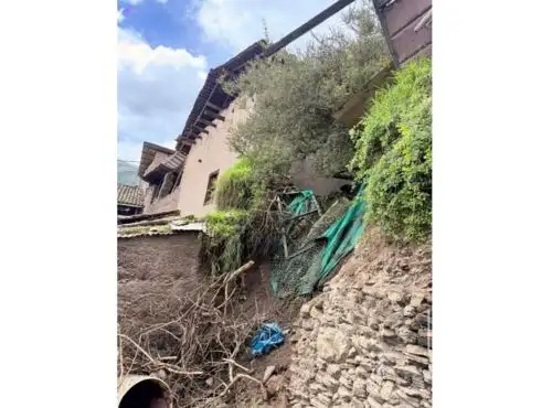 Las lluvias intensas que afectan a la región Áncash han provocado un escenario crítico en diversas provincias, dejando hasta el momento una persona fallecida, cuatro heridas, 361 damnificadas y 1,128 personas afectadas, según el último consolidado del Centro de Operaciones de Emergencia Regional (COER) Áncash. ANDINA/Difusión