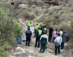 El ingreso de una quebrada seca en el distrito de Cayma, cobró la vida de padre e hijo, cuando intentaban cruzar la torrentera, siendo arrastrados por las aguas pluviales. Con ellos suman cuatro las víctimas mortales en Arequipa. ANDINA/Difusión