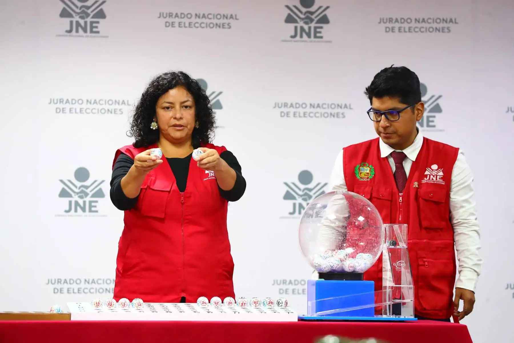 El Jurado Nacional de Elecciones (JNE) anunció que el debate presidencial 2026 será presencial, con 12 candidatos por día y se efectuará en dos fases, en las instalaciones del Centro de Convenciones de Lima. Foto: ANDINA/ Verónica Calderón Zuñiga
