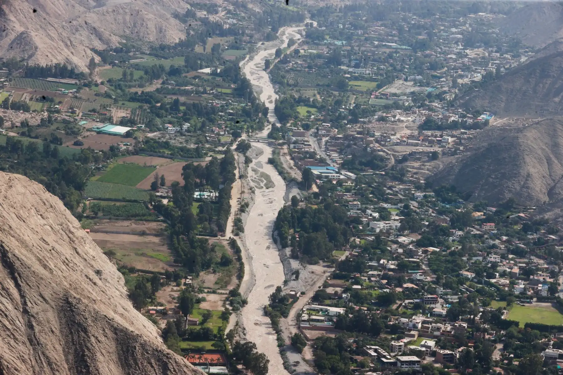 El Instituto Nacional de Defensa Civil (INDECI)  realiza  sobrevuelo por las cuencas de los ríos Rímac, Lurín y Chillón. Foto: ANDINA/Vidal Tarqui