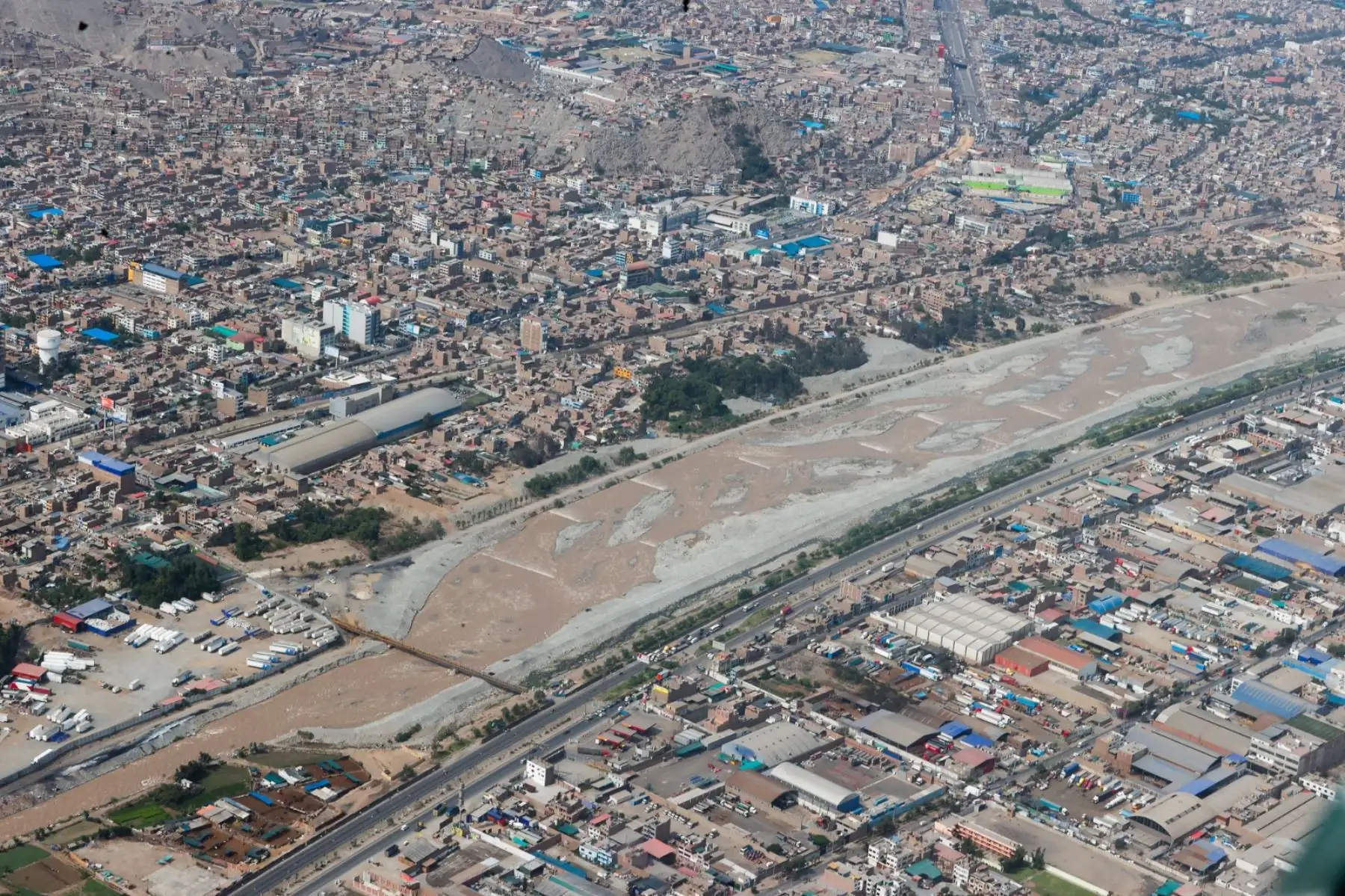 El Instituto Nacional de Defensa Civil (INDECI)  realiza  sobrevuelo por las cuencas de los ríos Rímac, Lurín y Chillón. Foto: ANDINA/Vidal Tarqui