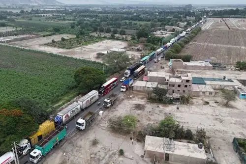 Carretera panamericana sur bloquedad por los huaicos. ANDINA/Difusión