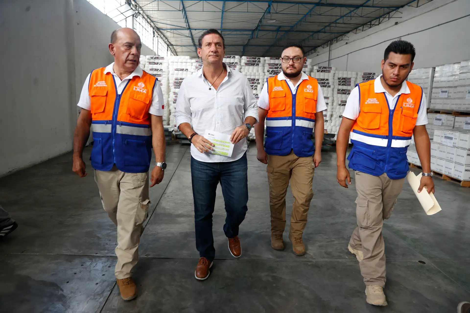 Renzo Reggiardo, alcalde de Lima supervisará el Almacén Central de Bienes de Ayuda Humanitaria, infraestructura de 3,000 m², equipado con 4,000 kits listos y disponibles para la atención inmediata frente a cualquier situación de emergencia. 
Foto: ANDINA/Vidal Tarqui