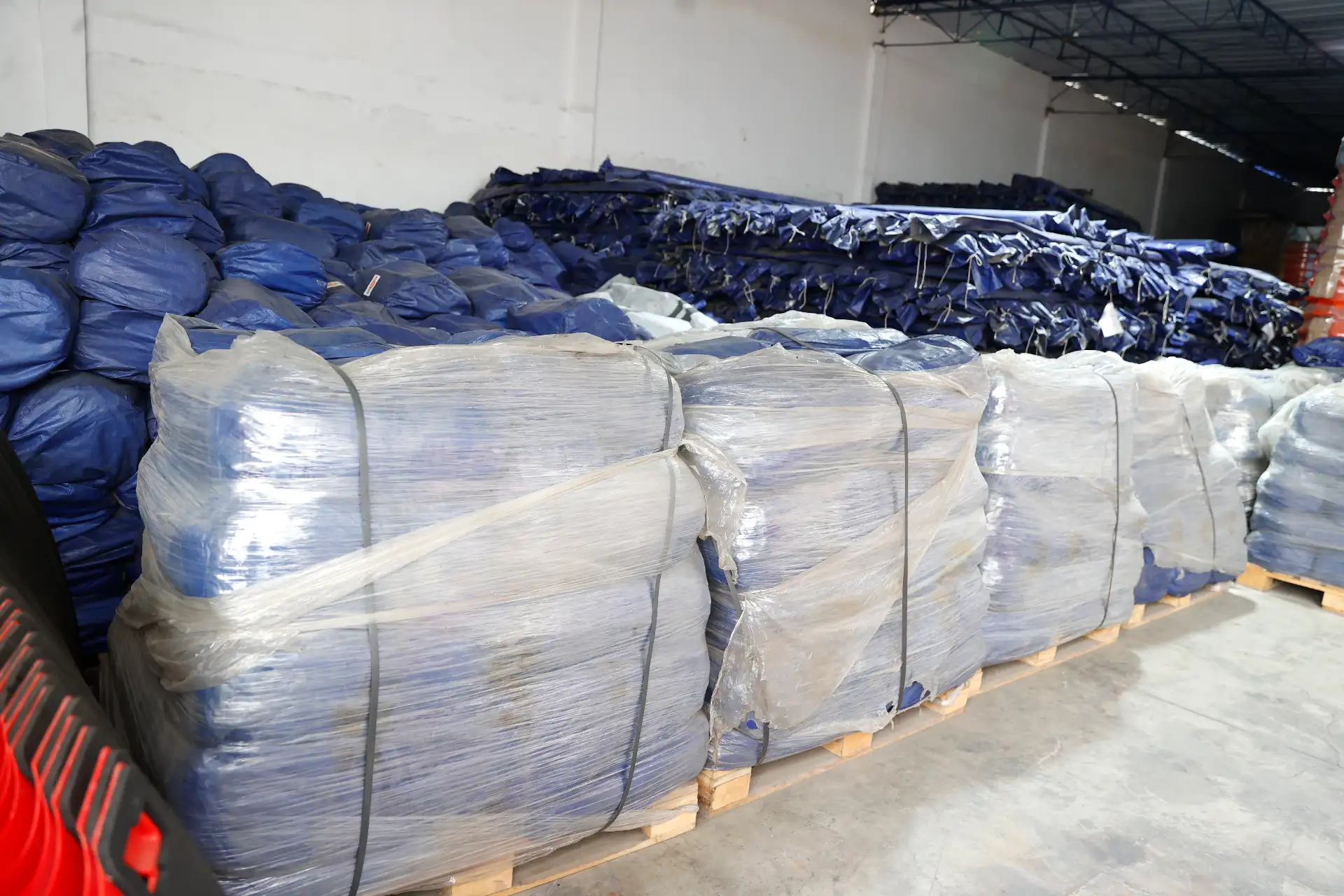 Almacén Central de Bienes de Ayuda Humanitaria, infraestructura de 3,000 m², equipado con 4,000 kits listos y disponibles para la atención inmediata frente a cualquier situación de emergencia. 
Foto: ANDINA/Vidal Tarqui