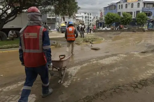 Arequipa: Apoyan con maquinarias y equipos para mitigar emergencia producida por la naturaleza