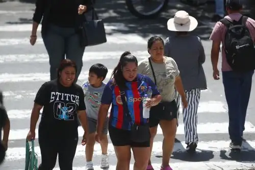 El especialista del Senamhi recomendó a la población evitar la exposición prolongada al sol entre las 10 de la mañana y las 4 de la tarde. Foto: ANDINA/Daniel Bracamonte