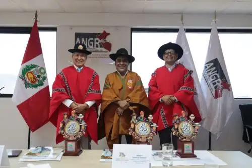 Gobernador regional de Apurímac, Percy Godoy Medina (al centro). Foto: ANDINA/Difusión