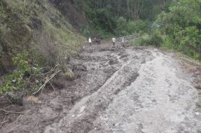 La primera víctima fue una bebé de 11 meses, quien falleció el 23 de febrero, luego que el carro en que viajaba se despistó tras ser golpeado por un deslizamiento .