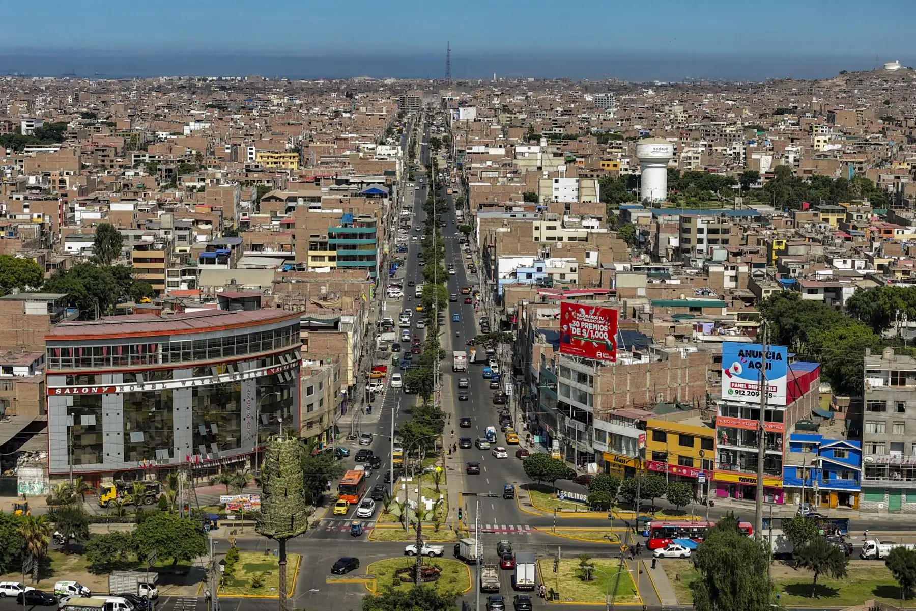 Entrega de la renovada avenida Los Alisos, obra que beneficiará a más de un millón de vecinos de Independencia, Los Olivos y San Martín de Porres.Foto: ANDINA/Ricardo Cuba