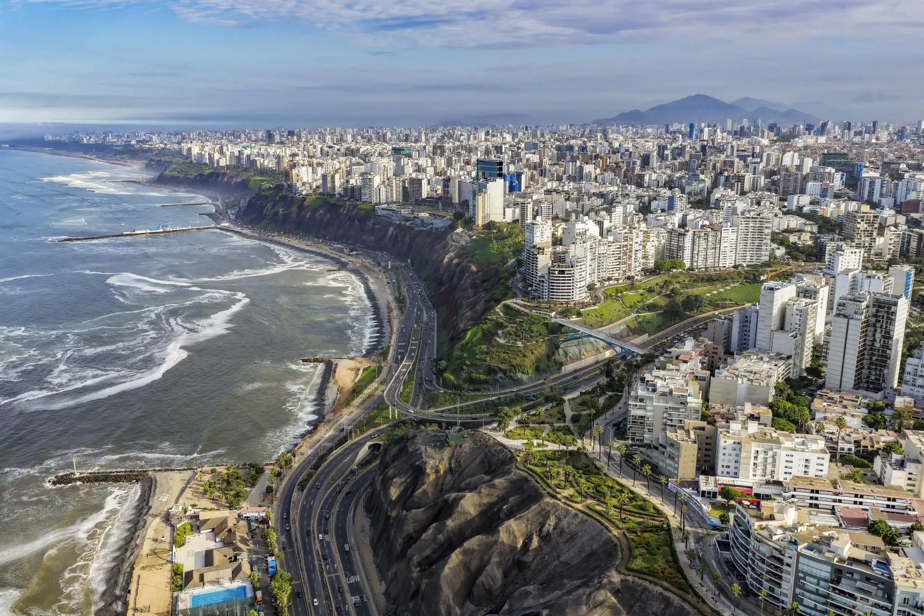 Senamhi recalcó que hasta el miércoles 25 de febrero se registrará un incremento de la temperatura diurna en la costa del Perú, de moderada a extrema intensidad. Además, se prevé escasa nubosidad hacia el mediodía, lo que favorecerá un aumento Foto: ANDINA/Ricardo Cuba