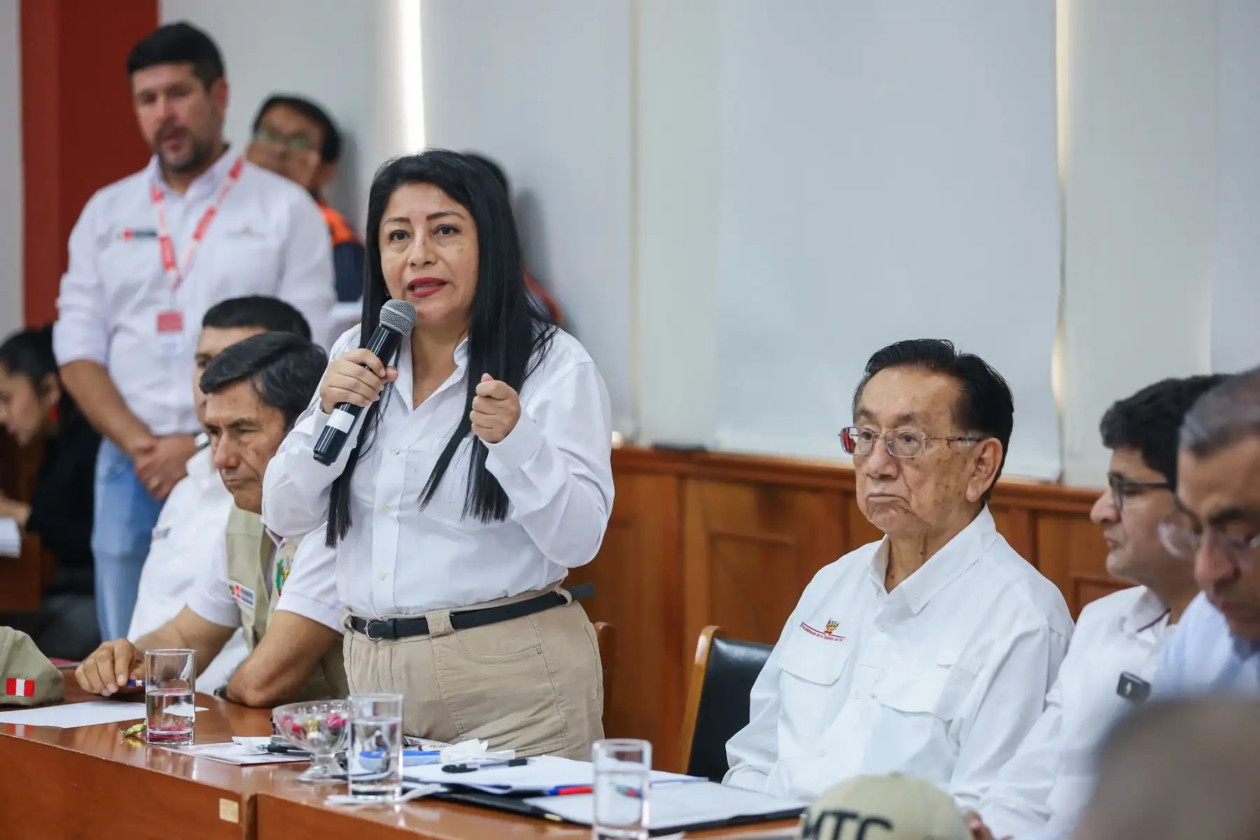 Junto a los ministros de Estado, el presidente José María Balcázar recibió el informe de las autoridades regionales sobre la situación y las afectaciones registradas en Arequipa. Foto: ANDINA/Prensa Presidencia