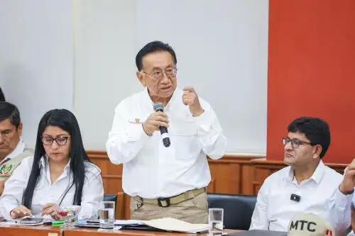 Presidente José María Balcázar recibe informe sobre la situación y las afectaciones registradas en Arequipa