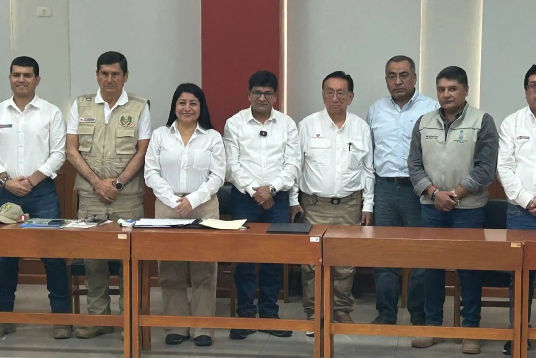 Ministro de Defensa garantiza maquinaria y apoyo para atender emergencia en Arequipa 