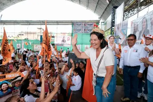 Keiko Fujimori inicia recorrido por la selva central como parte de su campaña presidencial.