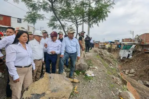 El presidente José María Balcázar supervisó en terreno el despliegue de maquinaria pesada en el sector de Villa Continental