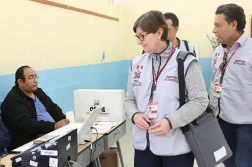 JNE establece lineamientos de coordinación para misiones internacionales de observación electoral.