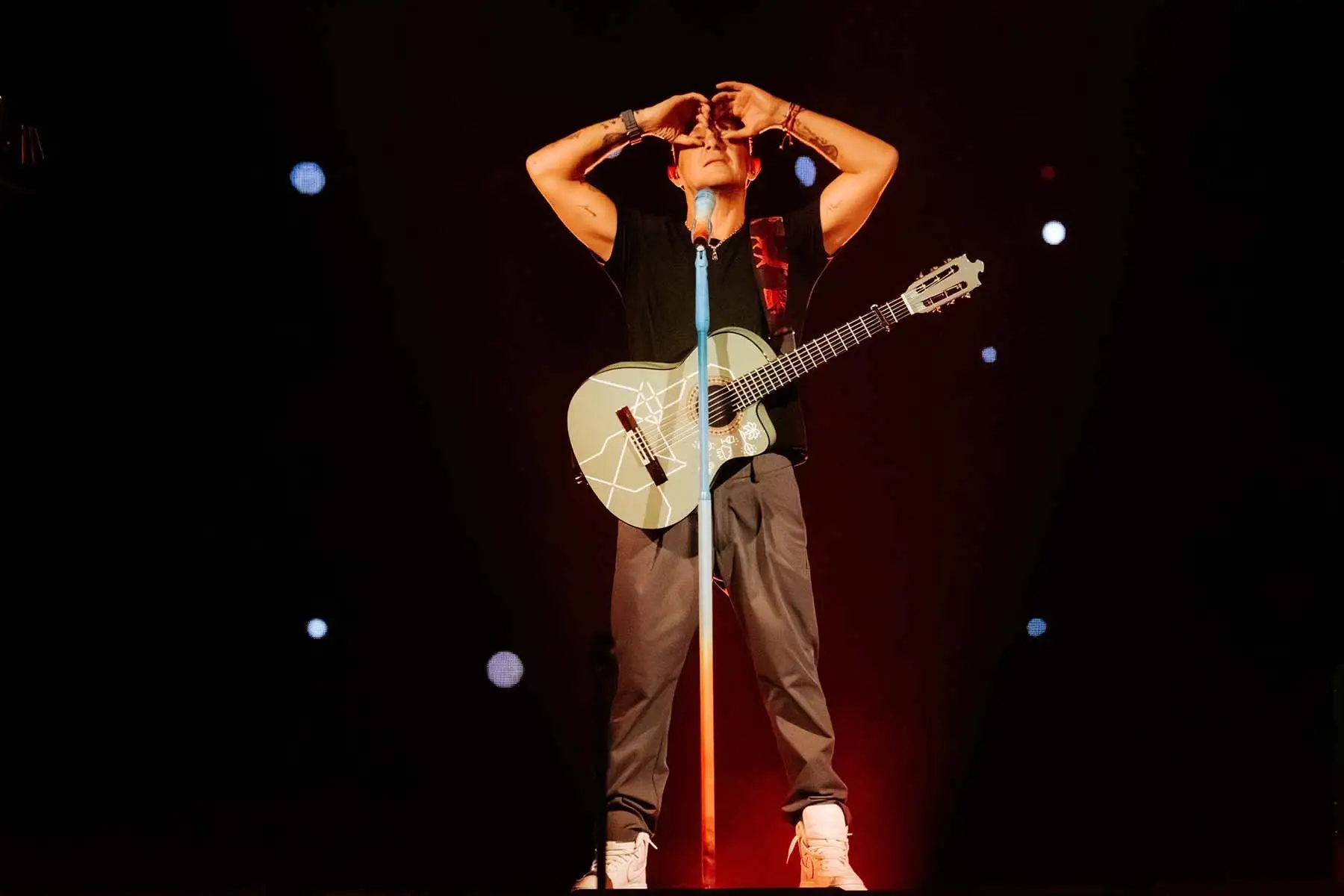 Alejandro Sanz en su primer concierto en el Estadio Nacional: En medio de una lluvia de amor y melancolía. Foto: Difusión