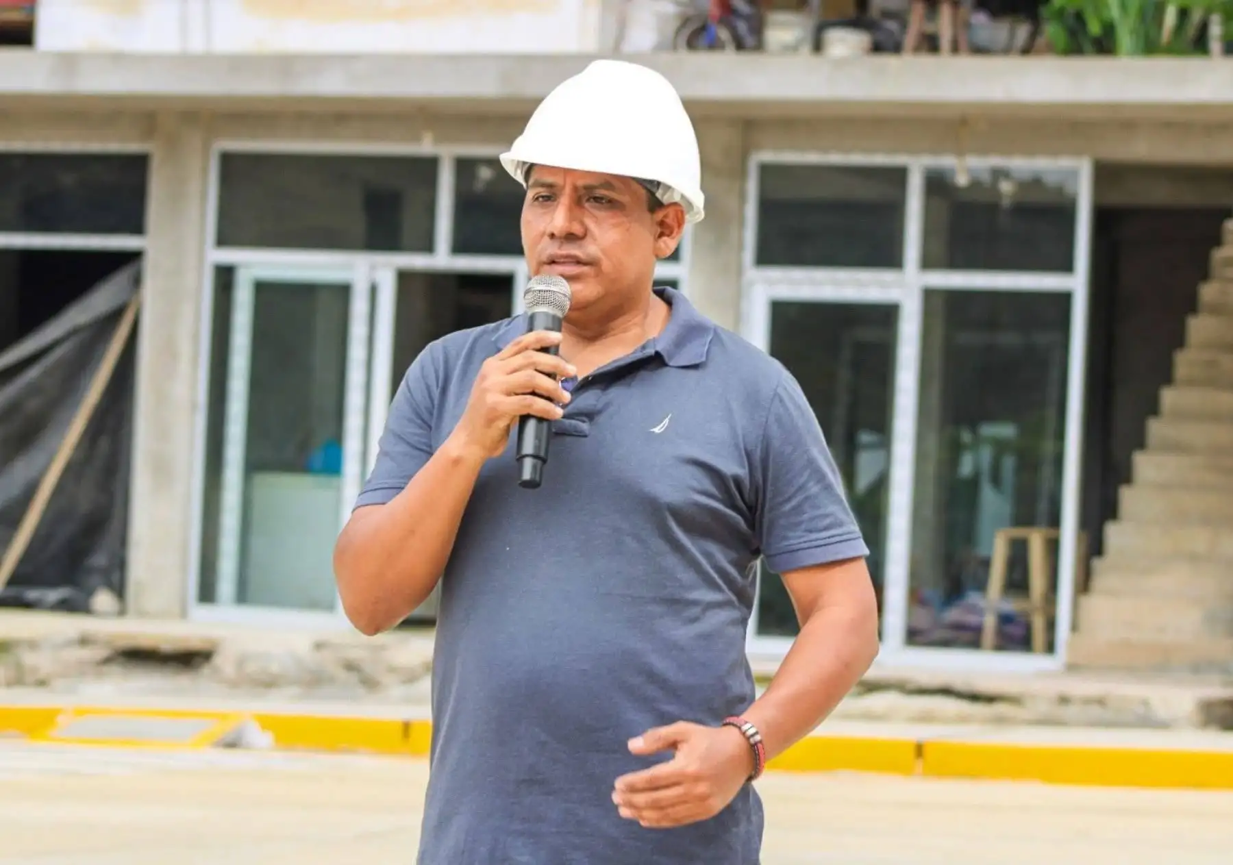 La autoridad edil había recibido dos impactos de bala en el tórax esta mañana y su pronóstico era reservado.ANDINA/Difusión