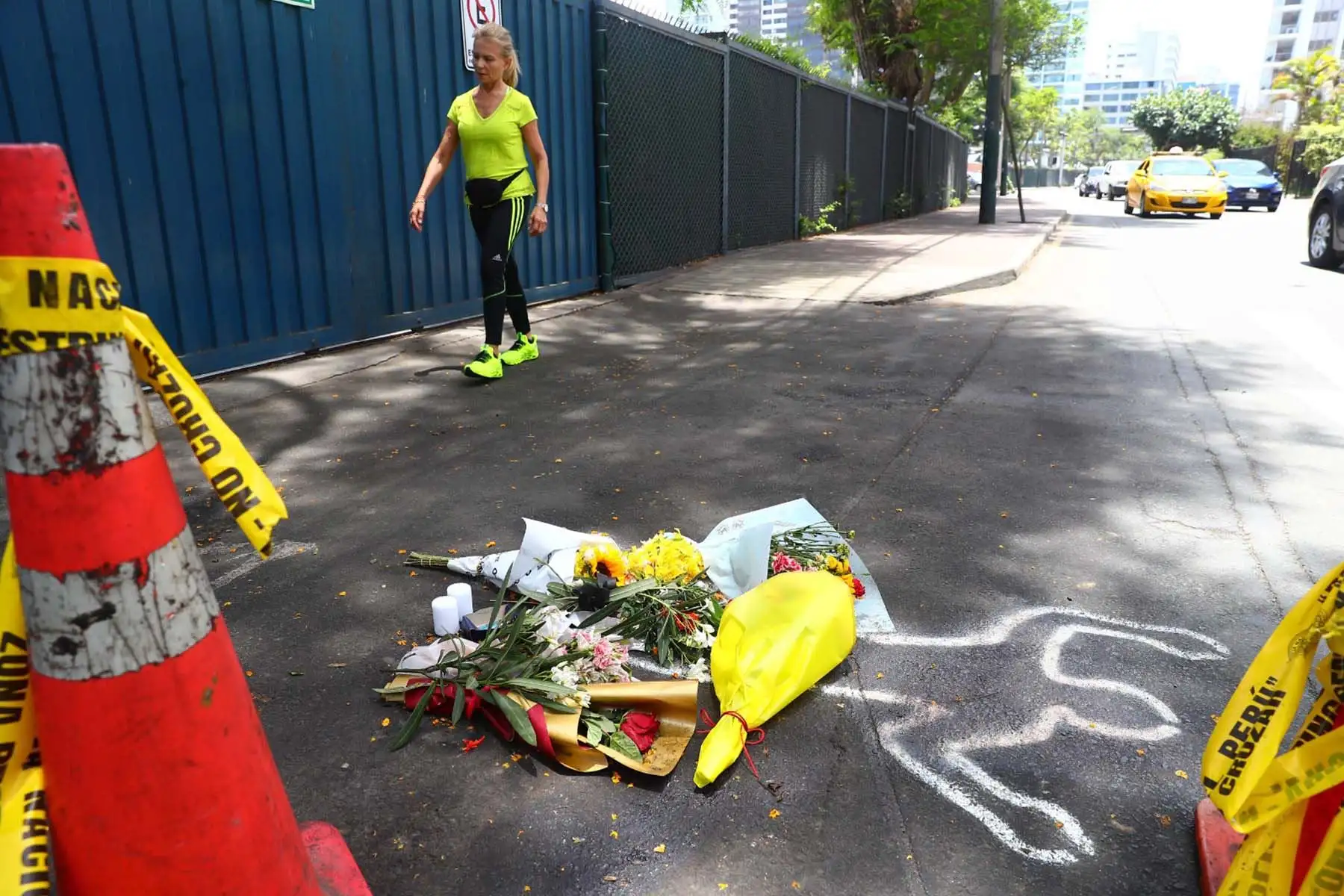 Conos y cinta de seguridad rodean el punto exacto del atropello ocurrido cerca de las 11 de la noche, cuando la deportista realizaba su rutina de trote. Foto: ANDINA/ Verónica Calderón Zuñiga