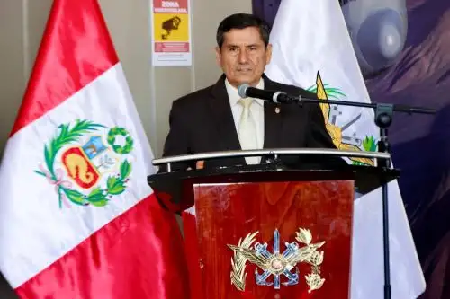 Ministro Arroyo expresó compromiso para atender emergencias y metas del sector Defensa