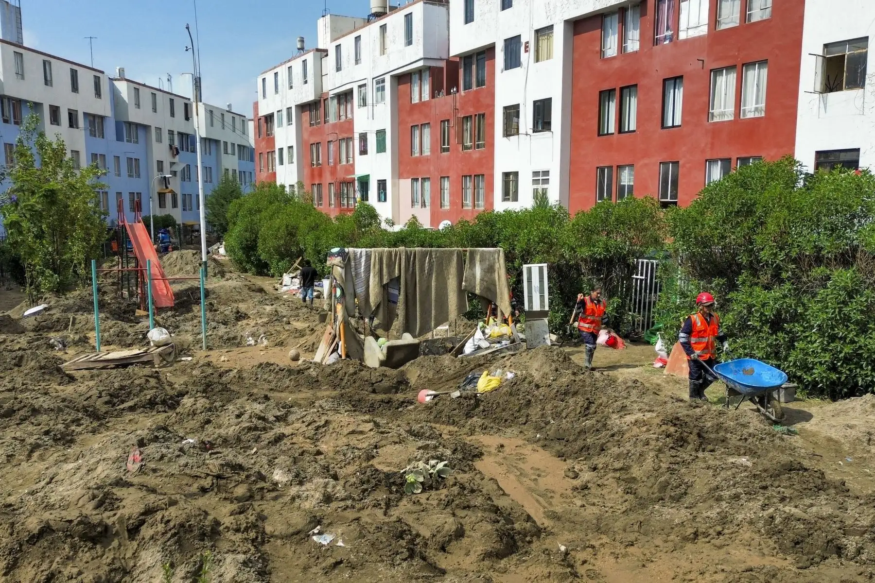 Zona inundada por la activación de la torrentera Chullo, en inmediaciones del colegio Lord Byron y el distrito de Yanahuara. Foto: ANDINA/Carla Patiño PCM