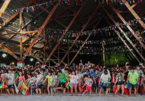 Con danzas típicas y ferias en las que la gastronomía y el acervo cultural amazónico se muestran con exhuberancia y alegría, Pucallpa inicia hoy viernes 27 de febrero los días centrales de la celebración del Carnaval Ucayalino 2026. ANDINA/Difusión