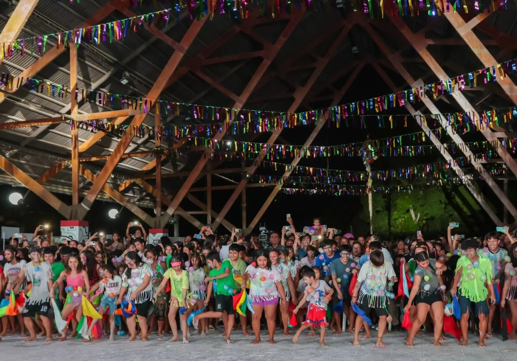 Con danzas típicas y ferias en las que la gastronomía y el acervo cultural amazónico se muestran con exhuberancia y alegría, Pucallpa inicia hoy viernes 27 de febrero los días centrales de la celebración del Carnaval Ucayalino 2026. ANDINA/Difusión