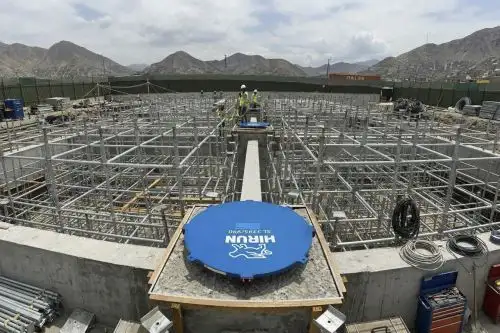 Instalan 96 aisladores sísmicos en hospital “Papa Francisco” de Manchay