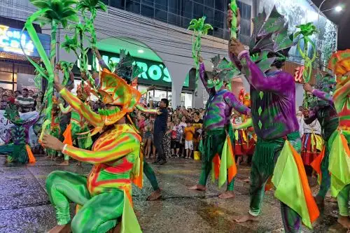 Pucallpa: con pasacalle y comparsas ucayalinos viven el carnaval 2026