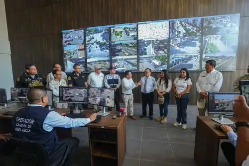 Presidente José Balcázar inspeccionó la nueva central de videovigilancia del distrito de La Victoria, en Chiclayo