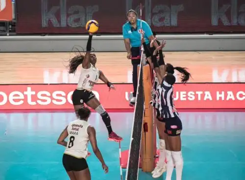 Universitario y Alianza Lima prosiguen su camino al título de la Liga Peruana de Vóley 2025-2026