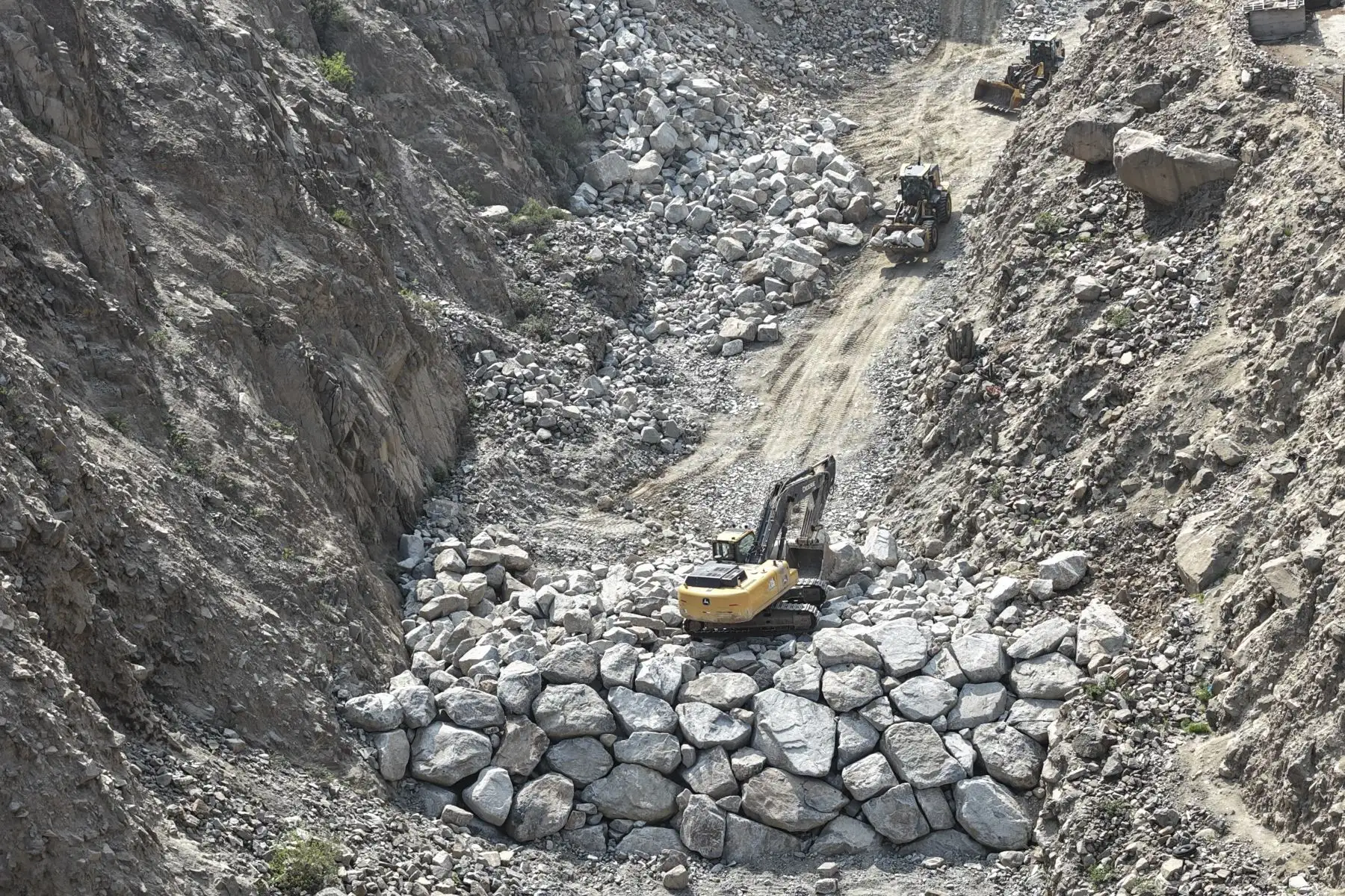 La meta de la ANA a junio de 2026 es intervenir 22 puntos críticos de la cuenca del río Rímac en distritos de Lima, Callao y Huarochirí. Foto: ANDINA/Jhonel Rodríguez Robles