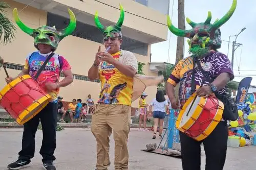 Los músicos locales amenizaron el 