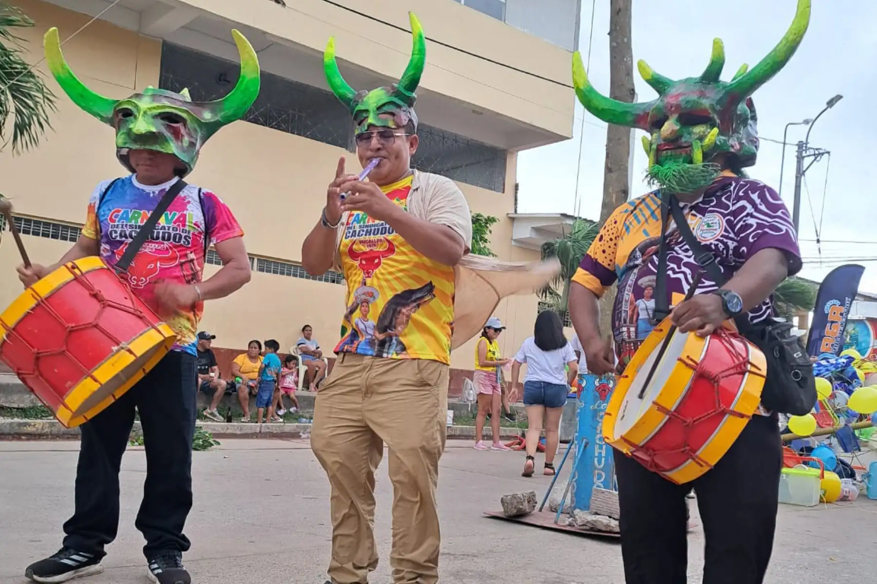 Los músicos locales amenizaron el 