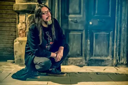 Escritor Carlos Huamán.