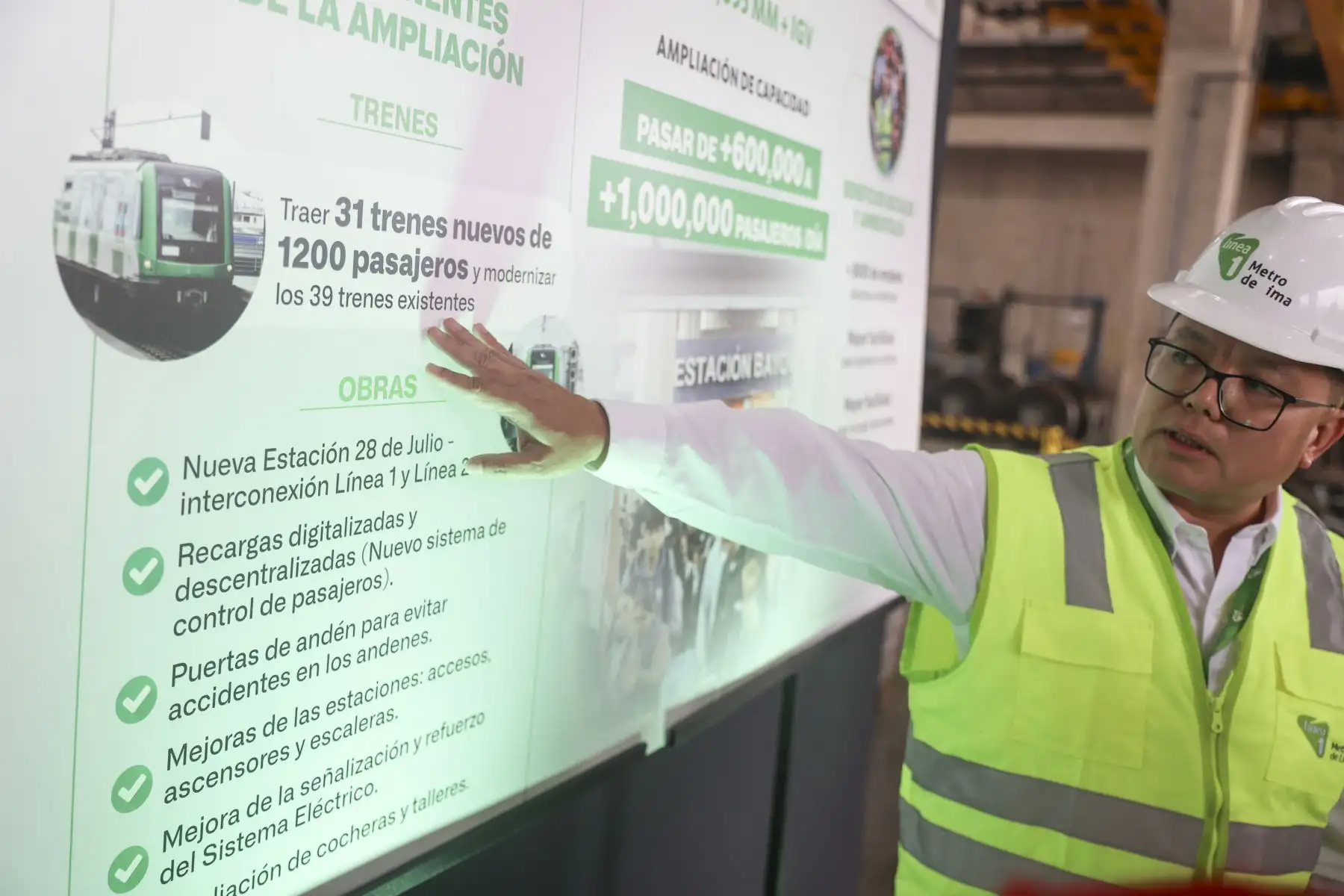 La Línea 1 del Metro de Lima superó los 1,600 millones de pasajeros transportados. Manuel Wu, gerente general de la entidad, y Luis Del Carpio, presidente ejecutivo de Proinversión, encabezaron la ceremonia, en la que también se brindó un reconocimiento a algunos usuarios frecuentes. Foto: ANDINA/Jhonel Rodríguez Robles