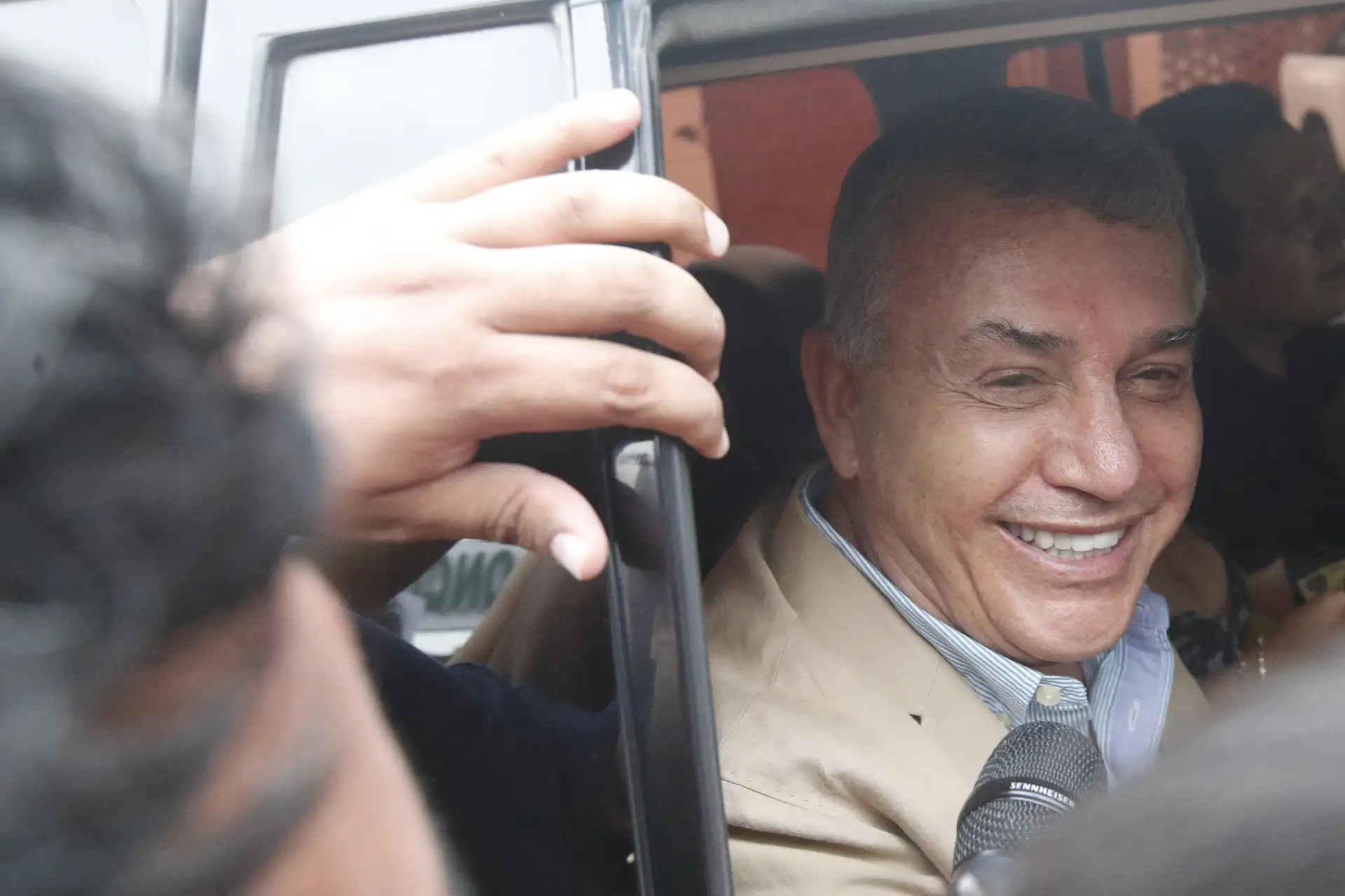 Daniel Urresti abandona el penal Virgen de la Merced de Chorrillos tras fallo favorable del TC.
Foto: ANDINA/Eddy Ramos