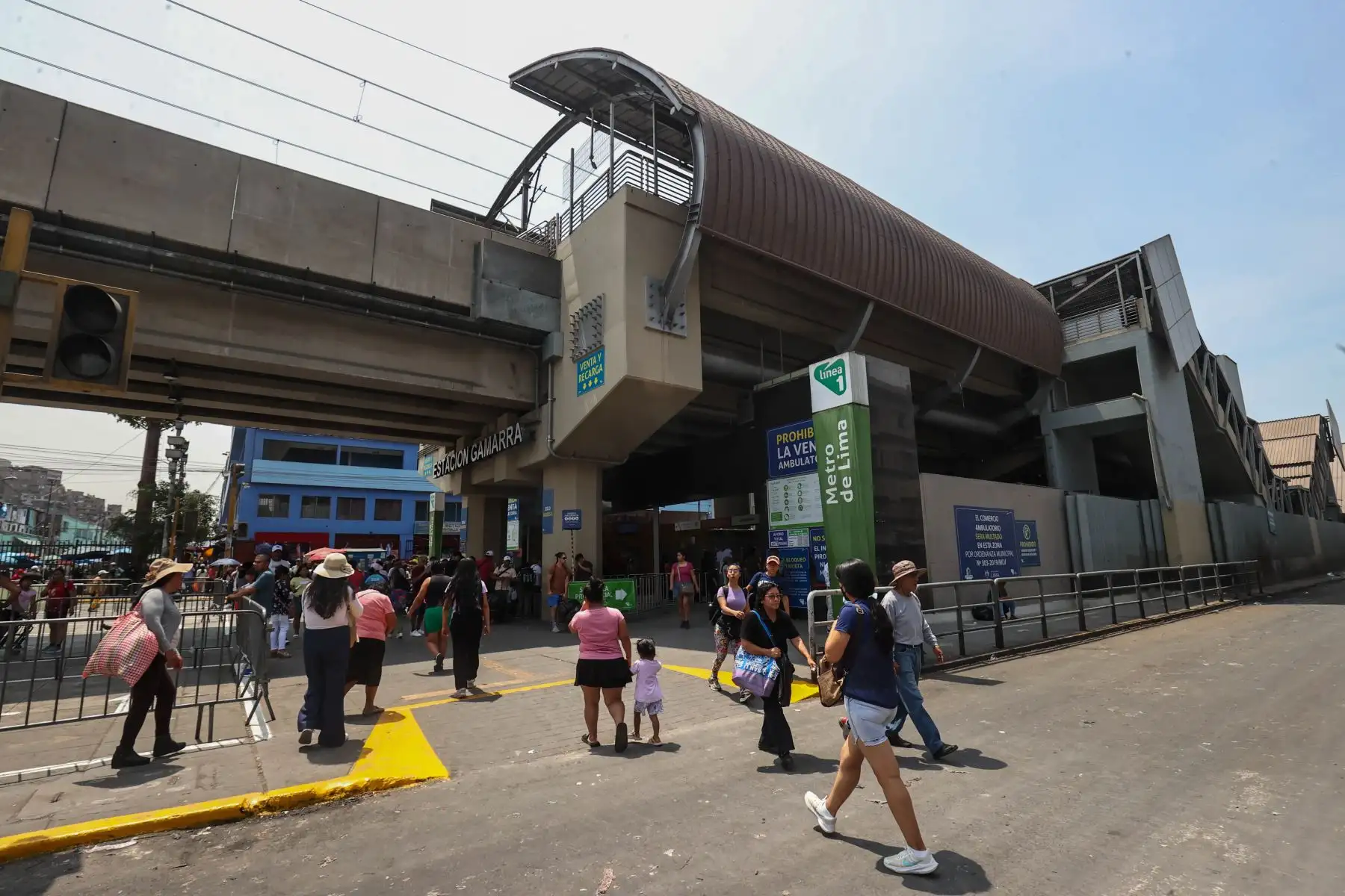 La Municipalidad Metropolitana de Lima (MML), en coordinación con su par de La Victoria, y con apoyo de la Policía Nacional del Perú (PNP) recuperó los espacios públicos en ocho cuadras de la av Aviación.

Foto:ANDINA / Juan Carlos Guzmán Negrini