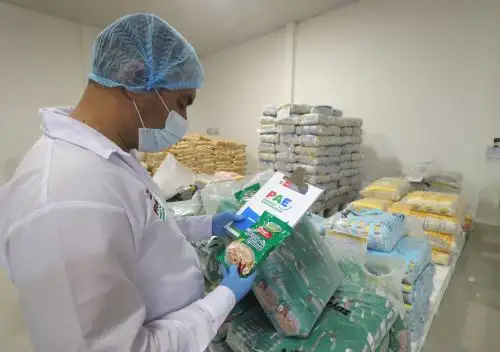 El Programa de Alimentación Escolar (PAE) puso en marcha el "Operativo Control", que tiene como objetivo supervisar los alimentos que serán distribuidos a los escolares de todo el país ante el próximo inicio de clases, ANDINA/Difusión