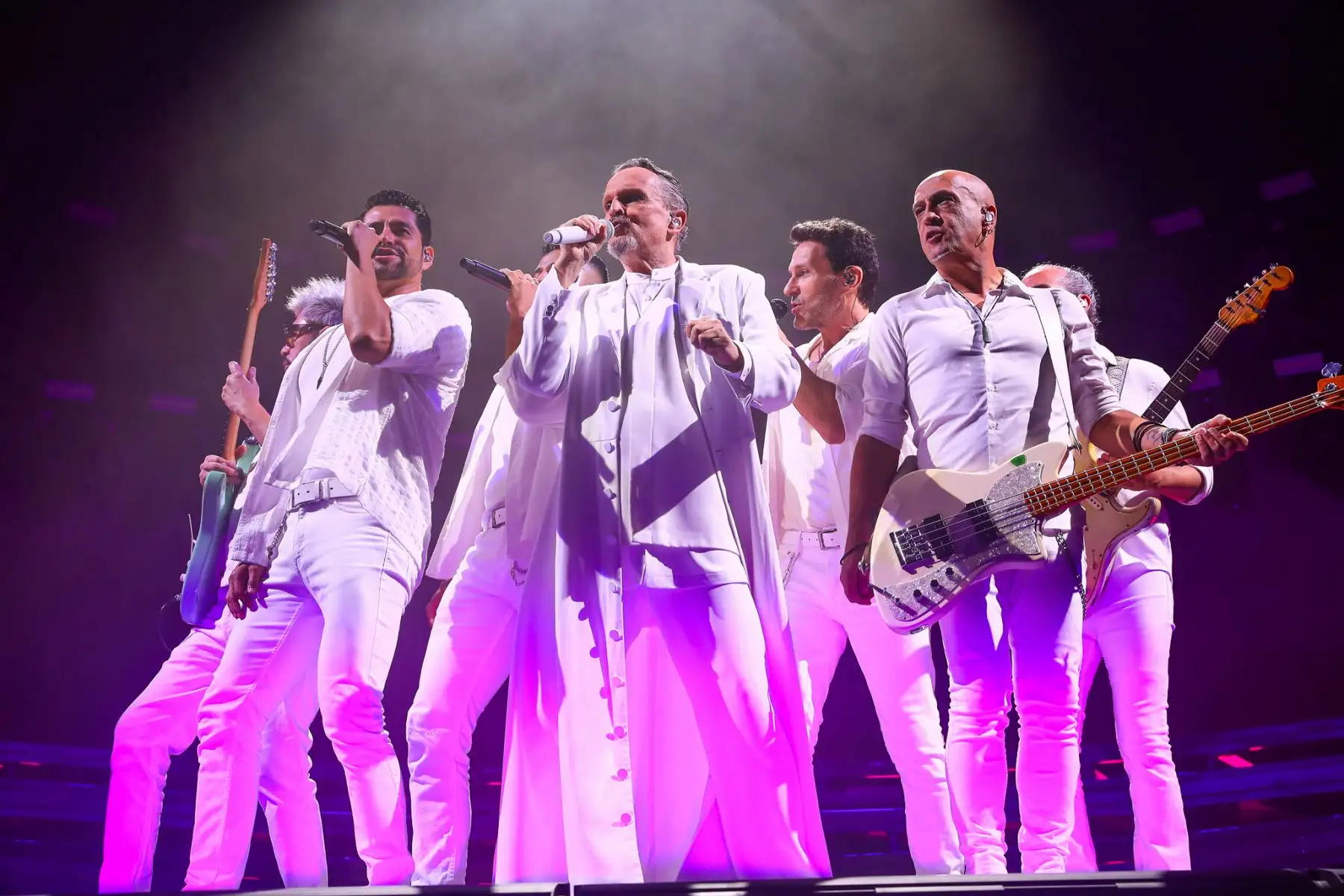 Catorce años después. La larga espera terminó con un espectáculo que recorrió los temas más emblemáticos de su carrera, coreados de principio a fin por los asistentes. Foto: ANDINA/ Verónica Calderón Zuñiga