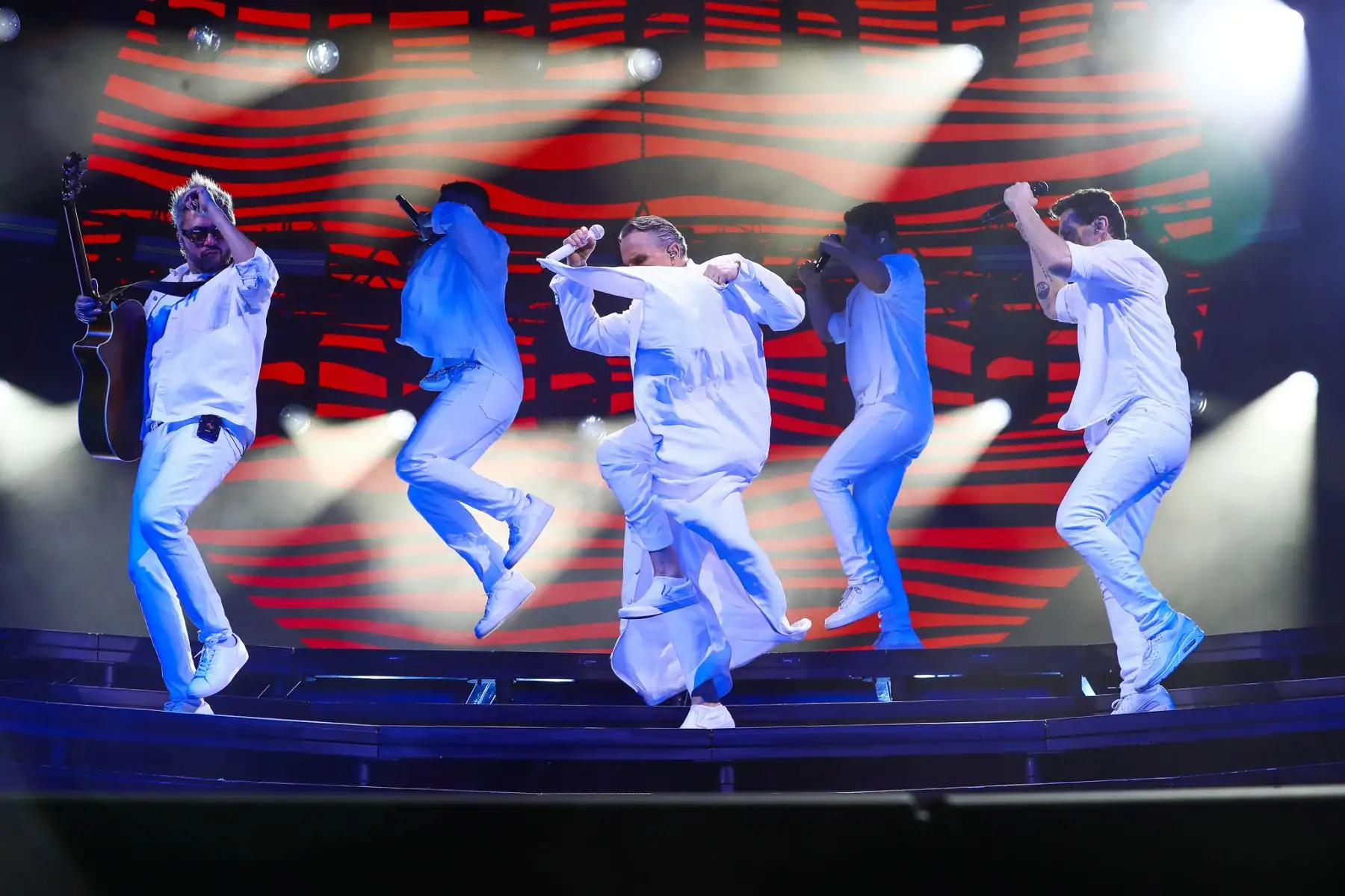 El Arena 1 de la Costa fue el punto de encuentro para una velada cargada de clásicos, luces y una producción internacional que marcó su paso por la capital. Foto: ANDINA/ Verónica Calderón Zuñiga