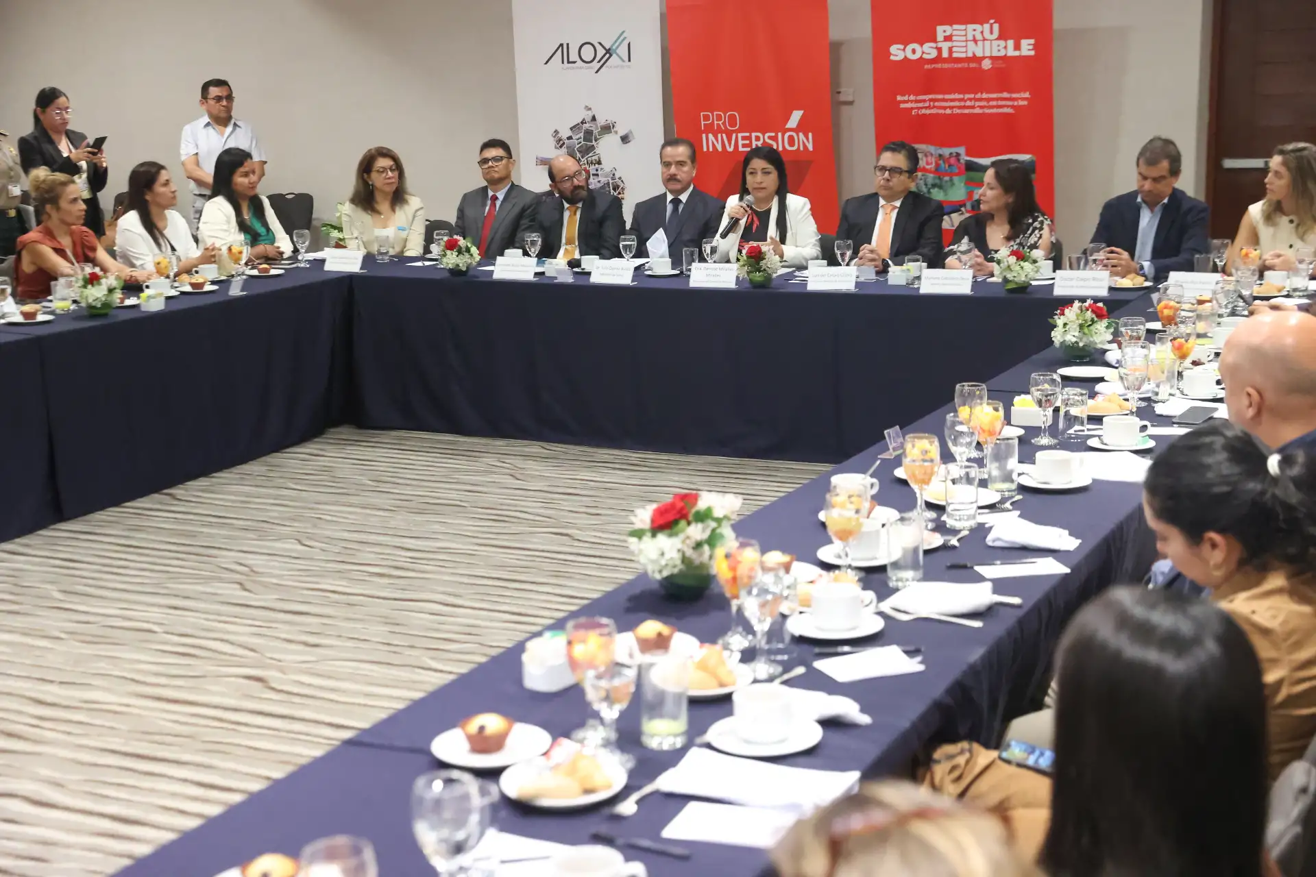 Premier Denisse Miralles junto al Ministro de Salud, Luis Quiroz participan en la Sesión Informativa "Unidos contra la Anemia: Alianzas Transformadoras en OxI
Foco: regiones Arequipa, Cusco, Loreto y Huancavelica.  Foto: ANDINA/Melina Mejía