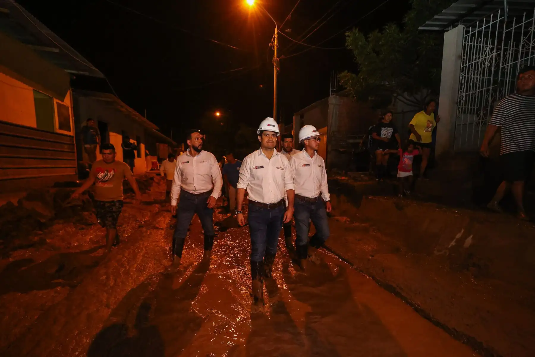 Uno de los puntos inspeccionados fue el dren Primero de Mayo, donde el deslizamiento de lodo y piedras bloqueó vías y afectó viviendas. Foto: ANDINA/Difusión