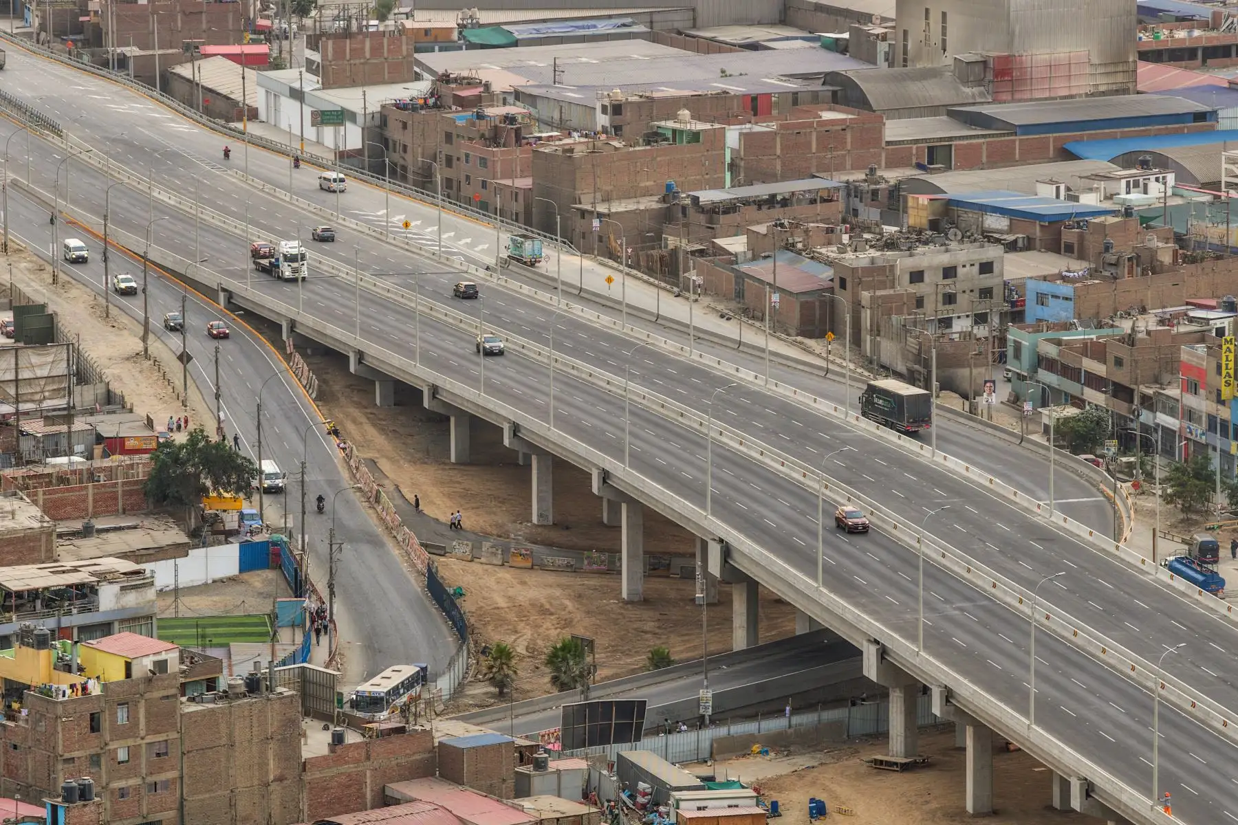 Conductores empezaron a utilizar el bypass tras su habilitación al tránsito vehicular. Foto: ANDINA/Ricardo Cuba